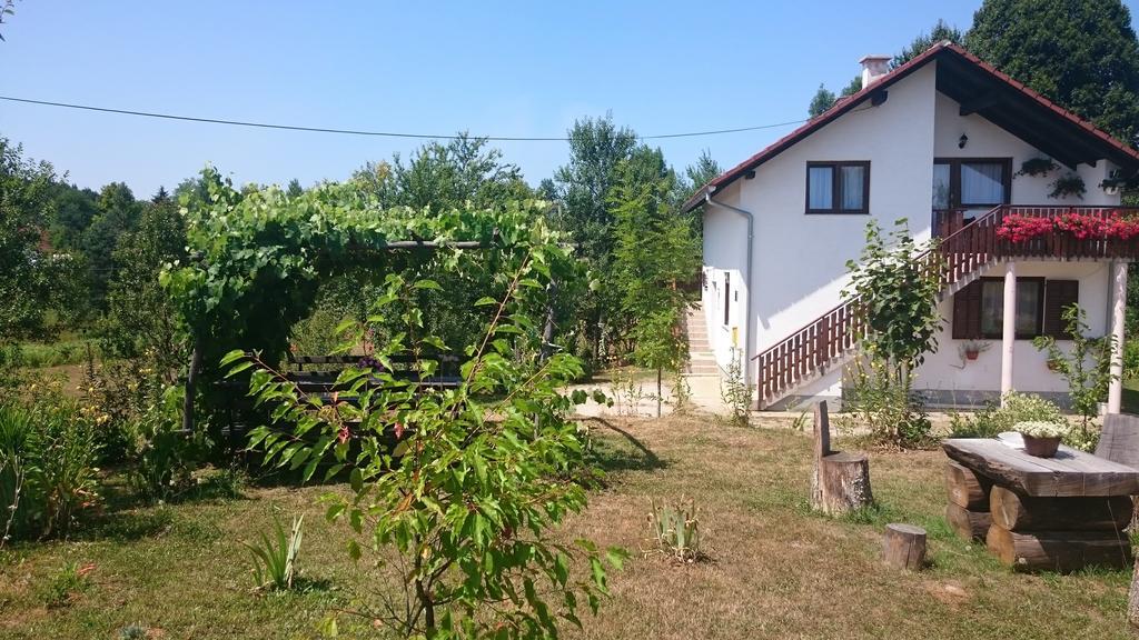 Apartment Manda Rakovica Esterno foto